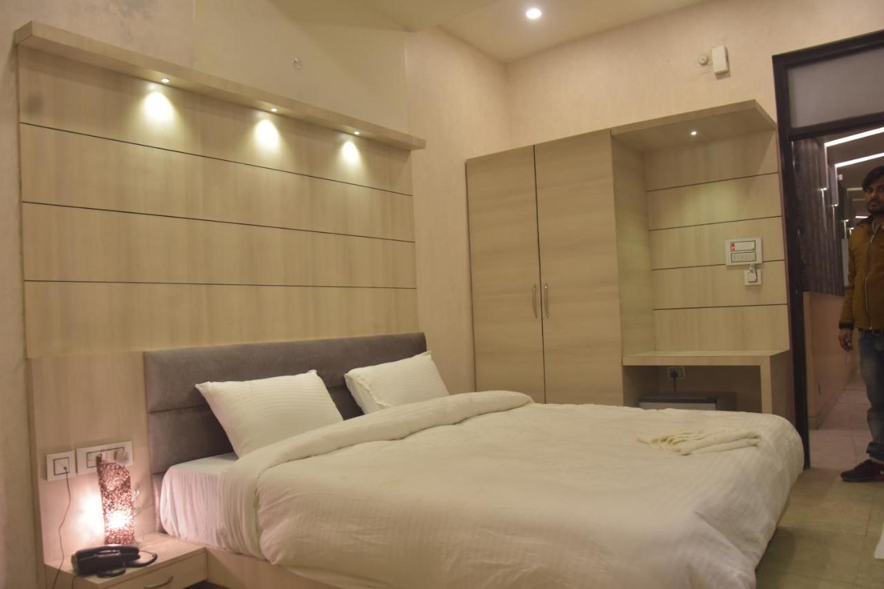 Hotel Mahendra Plaza Hardoi Dış mekan fotoğraf