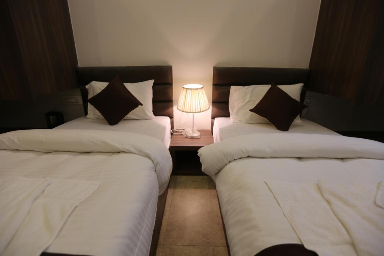 Hotel Mahendra Plaza Hardoi Dış mekan fotoğraf