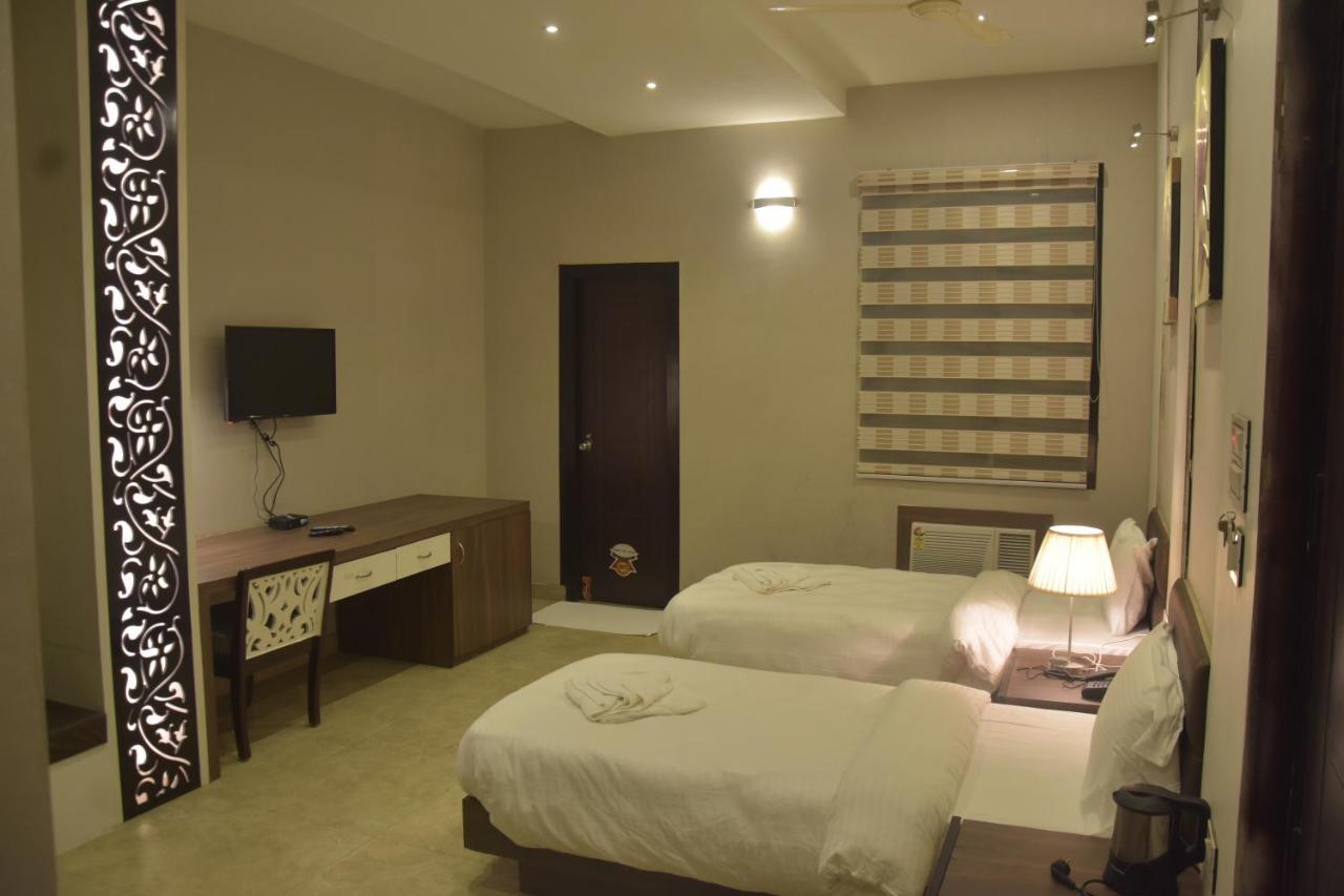 Hotel Mahendra Plaza Hardoi Dış mekan fotoğraf